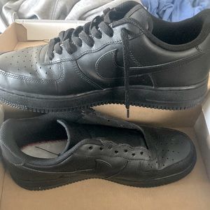 Black af1 little creased need just 1 good wipe down size 10.5 will for any price